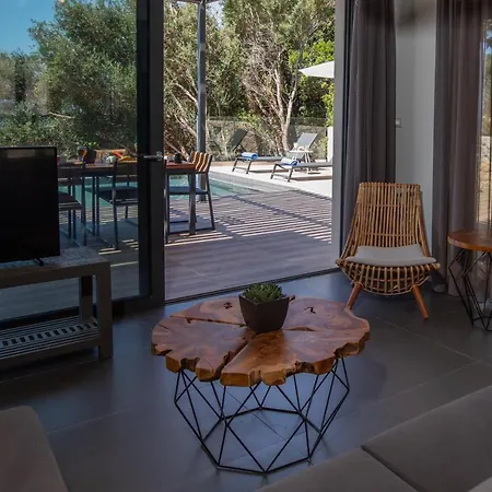 Βίλα Villa Lefka With Private Infinity Pool & Panoramic Sea Views